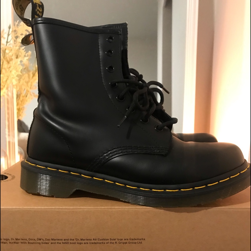 Women’s size 8 Dr. Martens